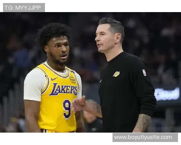 夸梅直言布朗尼防守能力不足父亲光环让他受到过高期待